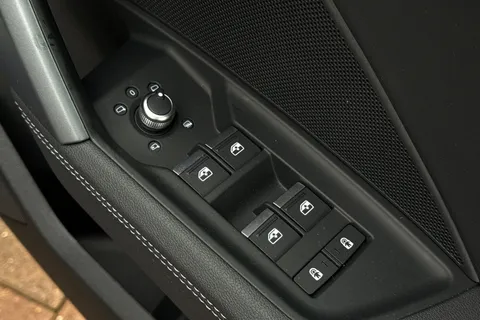 BG25HLZ Audi A3 Black Edition 35 TFSI  150 PS S tronic Thumbnail #43