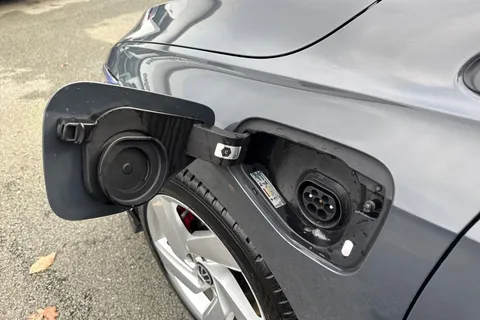 ND71HZA Volkswagen Golf 1.4 TSI GTE 5dr DSG | Keyless Entry | Cruise Control Thumbnail #40