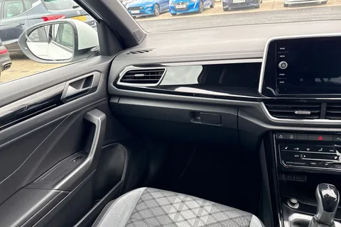 PJ23OXU Volkswagen T-Roc 1.5 TSI R-Line 5dr DSG Thumbnail #16