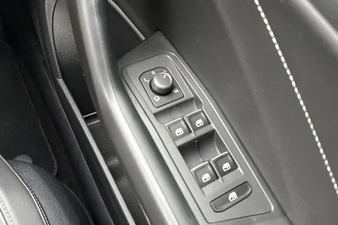 PJ23OXU Volkswagen T-Roc 1.5 TSI R-Line 5dr DSG Thumbnail #19