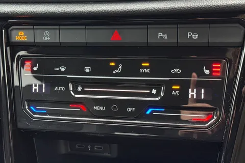 PJ23OXU Volkswagen T-Roc 1.5 TSI R-Line 5dr DSG Thumbnail #20