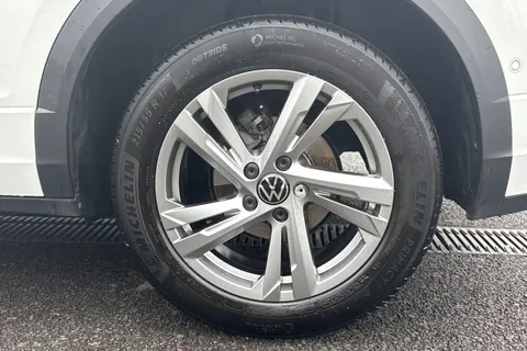 PJ23OXU Volkswagen T-Roc 1.5 TSI R-Line 5dr DSG Thumbnail #25