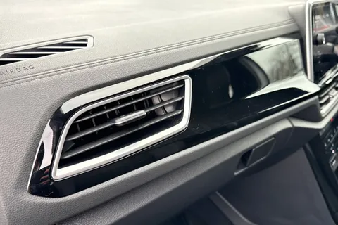 PJ23OXU Volkswagen T-Roc 1.5 TSI R-Line 5dr DSG Thumbnail #32