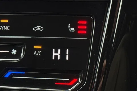 PJ23OXU Volkswagen T-Roc 1.5 TSI R-Line 5dr DSG Thumbnail #44