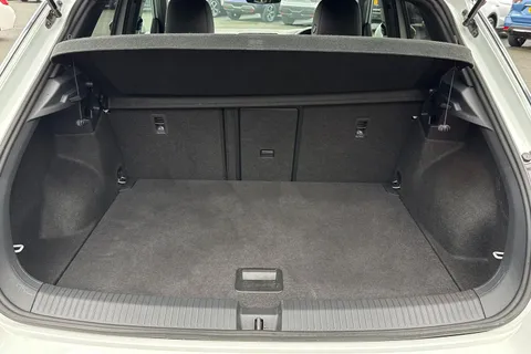 MK74CRF Volkswagen T-Roc 1.5 TSI R-Line DSG Euro 6 (s/s) 5dr Thumbnail #8