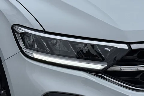 MK74CRF Volkswagen T-Roc 1.5 TSI R-Line DSG Euro 6 (s/s) 5dr Thumbnail #28