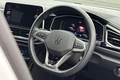 MK74CRF Volkswagen T-Roc 1.5 TSI R-Line DSG Euro 6 (s/s) 5dr Thumbnail #34