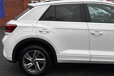 MK74CRF Volkswagen T-Roc 1.5 TSI R-Line DSG Euro 6 (s/s) 5dr Thumbnail #37