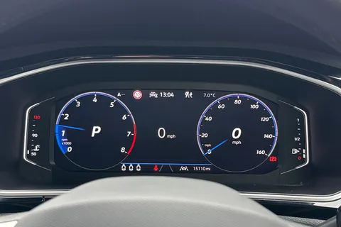 MK74CRF Volkswagen T-Roc 1.5 TSI R-Line DSG Euro 6 (s/s) 5dr Thumbnail #46