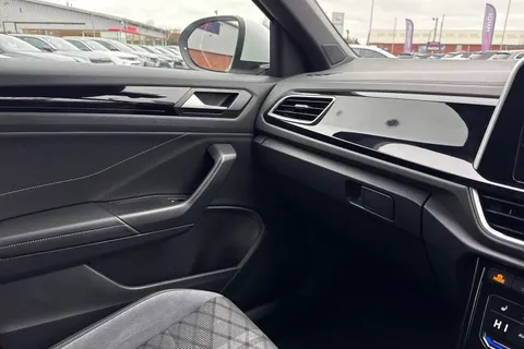 MK74CRF Volkswagen T-Roc 1.5 TSI R-Line DSG Euro 6 (s/s) 5dr Thumbnail #48