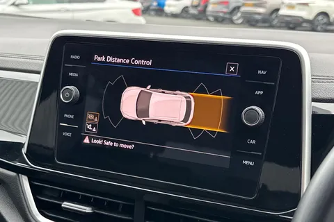 MK74CRF Volkswagen T-Roc 1.5 TSI R-Line DSG Euro 6 (s/s) 5dr Thumbnail #53