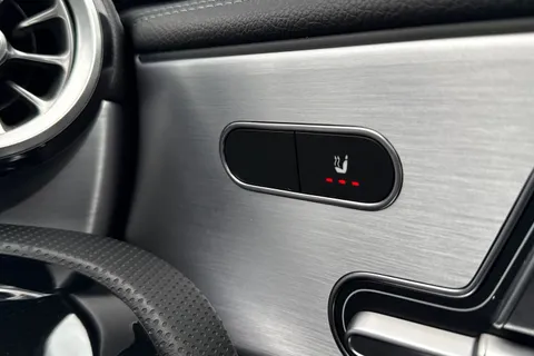 FE70SZO Mercedes-Benz Cla Class 1.3 CLA180 AMG Line (Premium Plus 2) Coupe 7G-DCT Euro 6 (s/s) 4dr Thumbnail #38