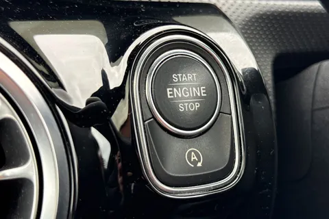 FE70SZO Mercedes-Benz Cla Class 1.3 CLA180 AMG Line (Premium Plus 2) Coupe 7G-DCT Euro 6 (s/s) 4dr Thumbnail #45