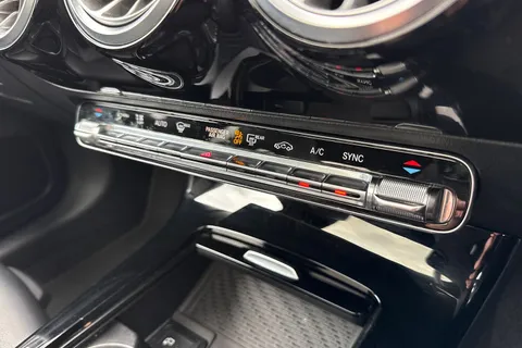 FE70SZO Mercedes-Benz Cla Class 1.3 CLA180 AMG Line (Premium Plus 2) Coupe 7G-DCT Euro 6 (s/s) 4dr Thumbnail #46