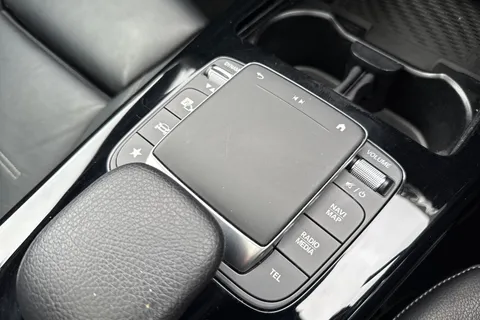 FE70SZO Mercedes-Benz Cla Class 1.3 CLA180 AMG Line (Premium Plus 2) Coupe 7G-DCT Euro 6 (s/s) 4dr Thumbnail #48