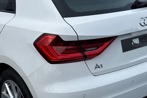  Audi A1 1.0 TFSI 25 Sport Sportback Euro 6 (s/s) 5dr Thumbnail #8