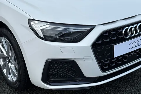  Audi A1 1.0 TFSI 25 Sport Sportback Euro 6 (s/s) 5dr Thumbnail #9