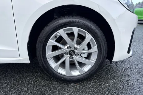  Audi A1 1.0 TFSI 25 Sport Sportback Euro 6 (s/s) 5dr Thumbnail #10