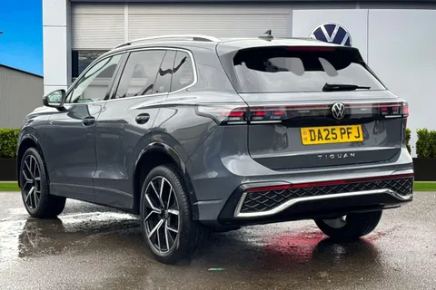 DA25PFJ Volkswagen Tiguan 2.0 TDI R-Line 5dr DSG⭐ IQ Light, Sunroof, Info & Driver Assistance package Thumbnail #3