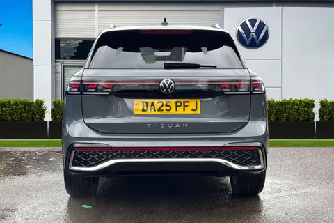 DA25PFJ Volkswagen Tiguan 2.0 TDI R-Line 5dr DSG⭐ IQ Light, Sunroof, Info & Driver Assistance package Thumbnail #5