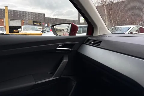 DE70FSD SEAT Arona 1.0 TSI SE Technology Euro 6 (s/s) 5dr Thumbnail #32