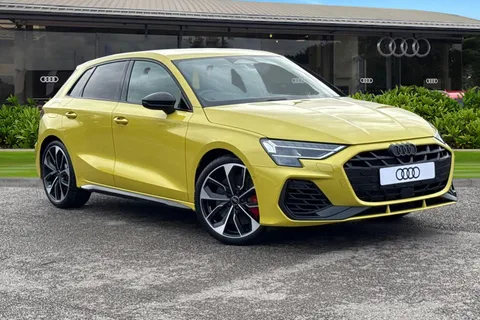  Audi S3 2.0 TFSI Black Edition Sportback S Tronic quattro Euro 6 (s/s) 5dr Thumbnail #2