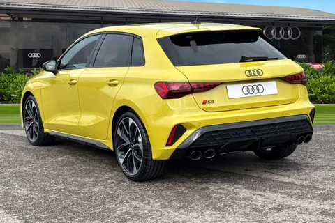  Audi S3 2.0 TFSI Black Edition Sportback S Tronic quattro Euro 6 (s/s) 5dr Thumbnail #3