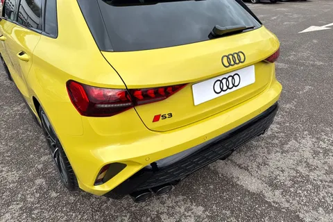  Audi S3 2.0 TFSI Black Edition Sportback S Tronic quattro Euro 6 (s/s) 5dr Thumbnail #8
