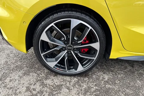  Audi S3 2.0 TFSI Black Edition Sportback S Tronic quattro Euro 6 (s/s) 5dr Thumbnail #11