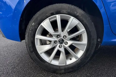 ML72HMY Škoda Kamiq 1.0 TSI SE Euro 6 (s/s) 5dr Thumbnail #23