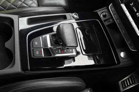 PN22LMK Audi Q5 Edition 1 40 TDI quattro 204 PS S tronic Thumbnail #24