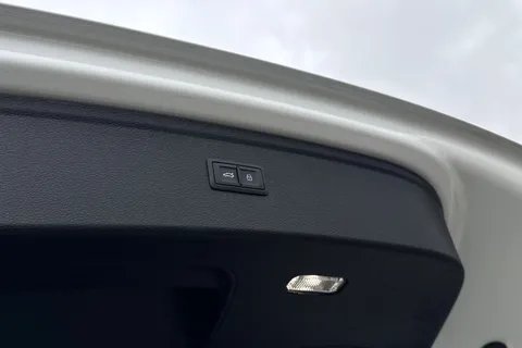 PN22LMK Audi Q5 Edition 1 40 TDI quattro 204 PS S tronic Thumbnail #32