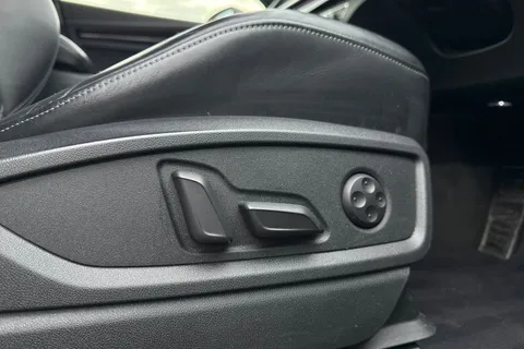 PN22LMK Audi Q5 Edition 1 40 TDI quattro 204 PS S tronic Thumbnail #33