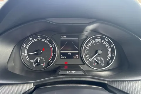 ML72HMY Škoda Kamiq 1.0 TSI SE Euro 6 (s/s) 5dr Thumbnail #42