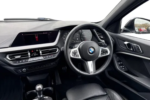 SG70NDV BMW 1 Series 1.5 118i M Sport Euro 6 (s/s) 5dr Thumbnail #14