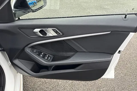 SG70NDV BMW 1 Series 1.5 118i M Sport Euro 6 (s/s) 5dr Thumbnail #19