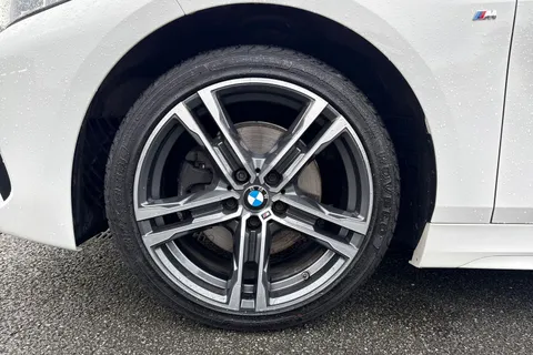 SG70NDV BMW 1 Series 1.5 118i M Sport Euro 6 (s/s) 5dr Thumbnail #24