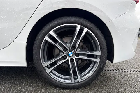 SG70NDV BMW 1 Series 1.5 118i M Sport Euro 6 (s/s) 5dr Thumbnail #25