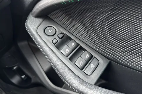 SG70NDV BMW 1 Series 1.5 118i M Sport Euro 6 (s/s) 5dr Thumbnail #41