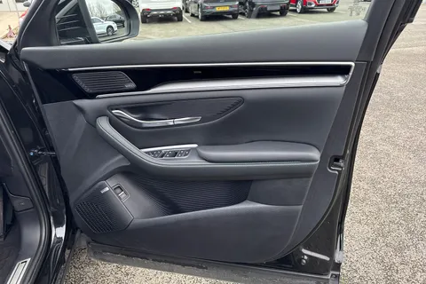 LD25UHZ BYD Seal U 1.5 DM-i 18.3kWh Boost CVT Auto Euro 6 (s/s) 5dr Thumbnail #19