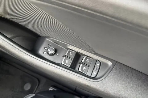 PX68YEJ Audi A3 1.5 TFSI CoD 35 S line Sportback Euro 6 (s/s) 5dr Thumbnail #45