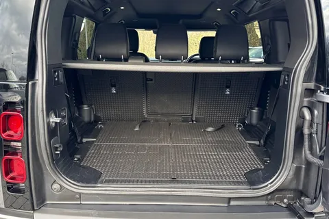 KT73EHR Land Rover Defender 110 3.0 D300 X-Dynamic SE 5dr Thumbnail #11