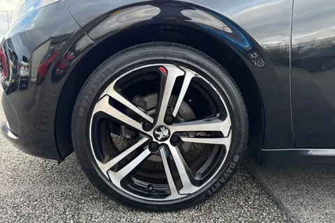 KO19LVP PEUGEOT 208 1.2 PureTech GPF GT Line Euro 6 (s/s) 5dr Thumbnail #13