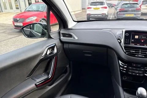 KO19LVP PEUGEOT 208 1.2 PureTech GPF GT Line Euro 6 (s/s) 5dr Thumbnail #21