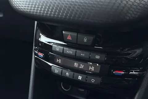 KO19LVP PEUGEOT 208 1.2 PureTech GPF GT Line Euro 6 (s/s) 5dr Thumbnail #23