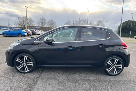 KO19LVP PEUGEOT 208 1.2 PureTech GPF GT Line Euro 6 (s/s) 5dr Thumbnail #31