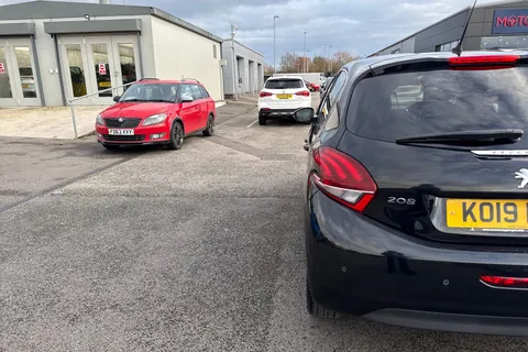 KO19LVP PEUGEOT 208 1.2 PureTech GPF GT Line Euro 6 (s/s) 5dr Thumbnail #33