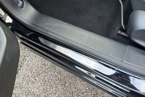 KO19LVP PEUGEOT 208 1.2 PureTech GPF GT Line Euro 6 (s/s) 5dr Thumbnail #38