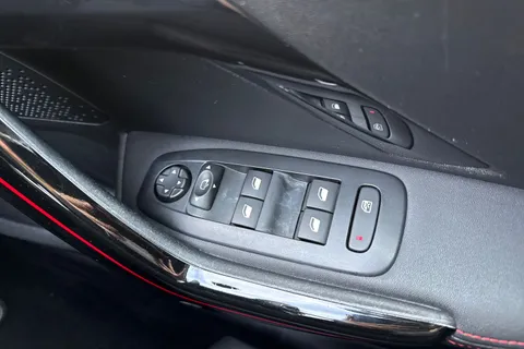 KO19LVP PEUGEOT 208 1.2 PureTech GPF GT Line Euro 6 (s/s) 5dr Thumbnail #42