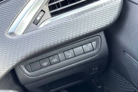 KO19LVP PEUGEOT 208 1.2 PureTech GPF GT Line Euro 6 (s/s) 5dr Thumbnail #43